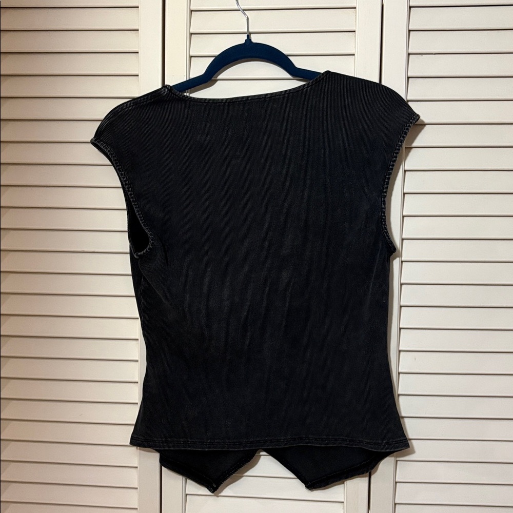 Anthem Black V-Neck Cap Sleeve Women's Top - Picture 2 of 4